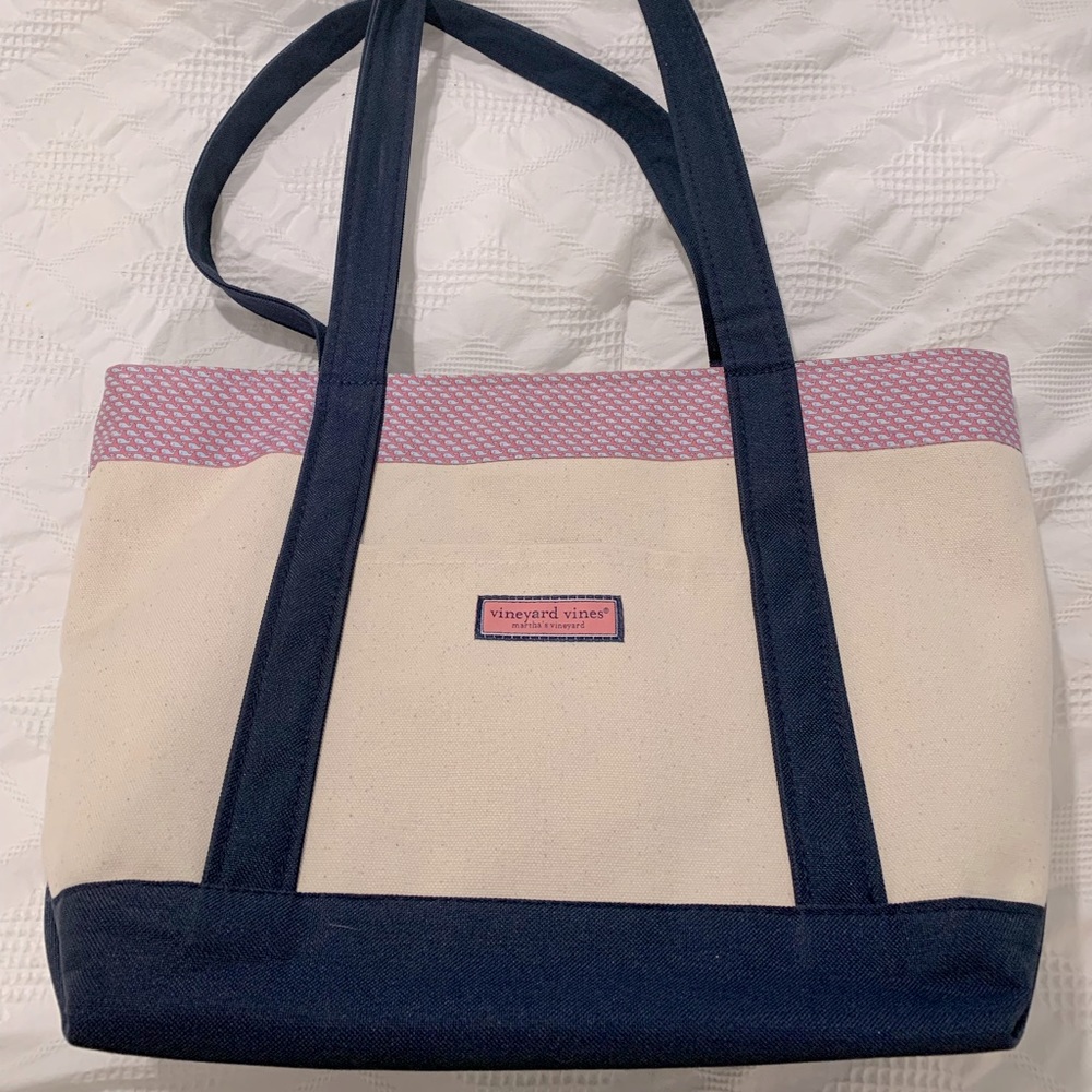 Vineyard Vines Classic Large Whale Tote